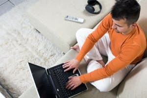 Travel nurse taking online competency test