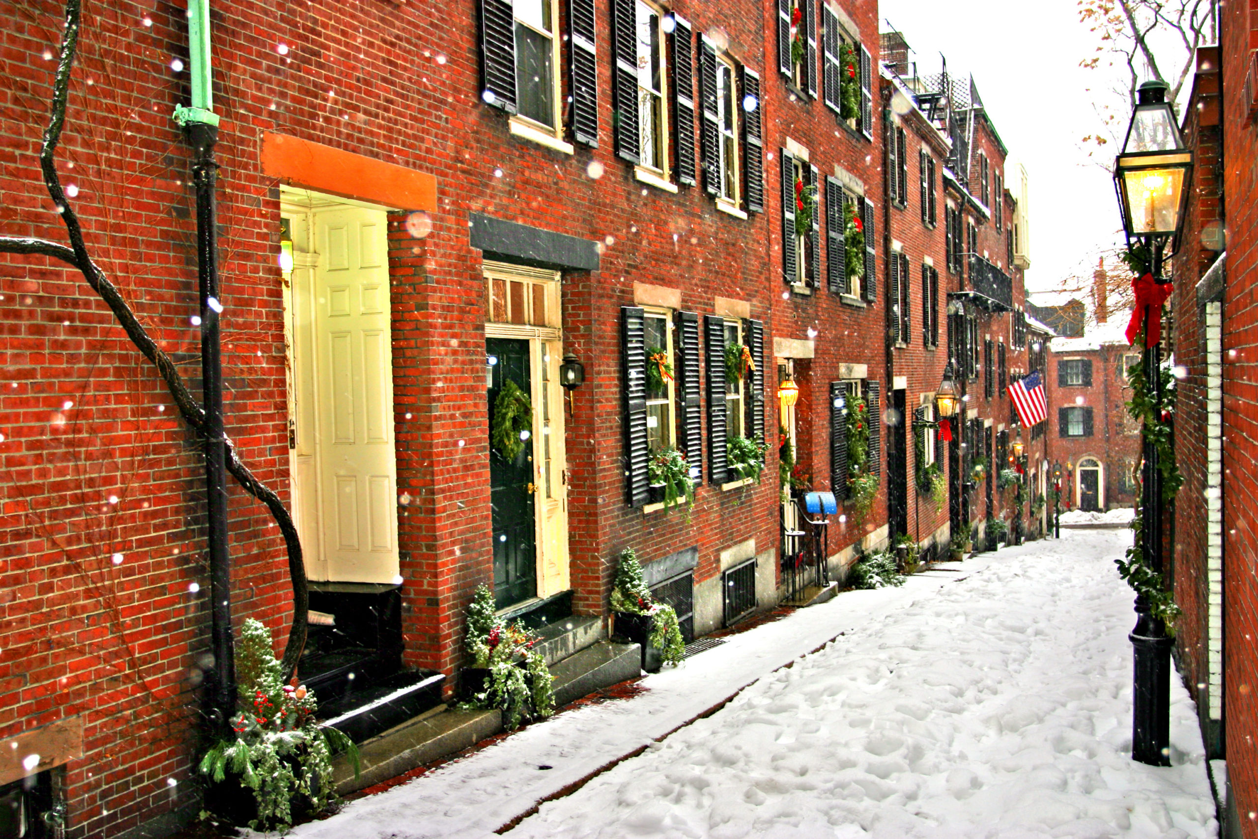 Alleyway view of a Boston winter
